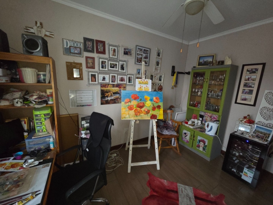 3 Bedroom Property for Sale in Langenhovenpark Free State